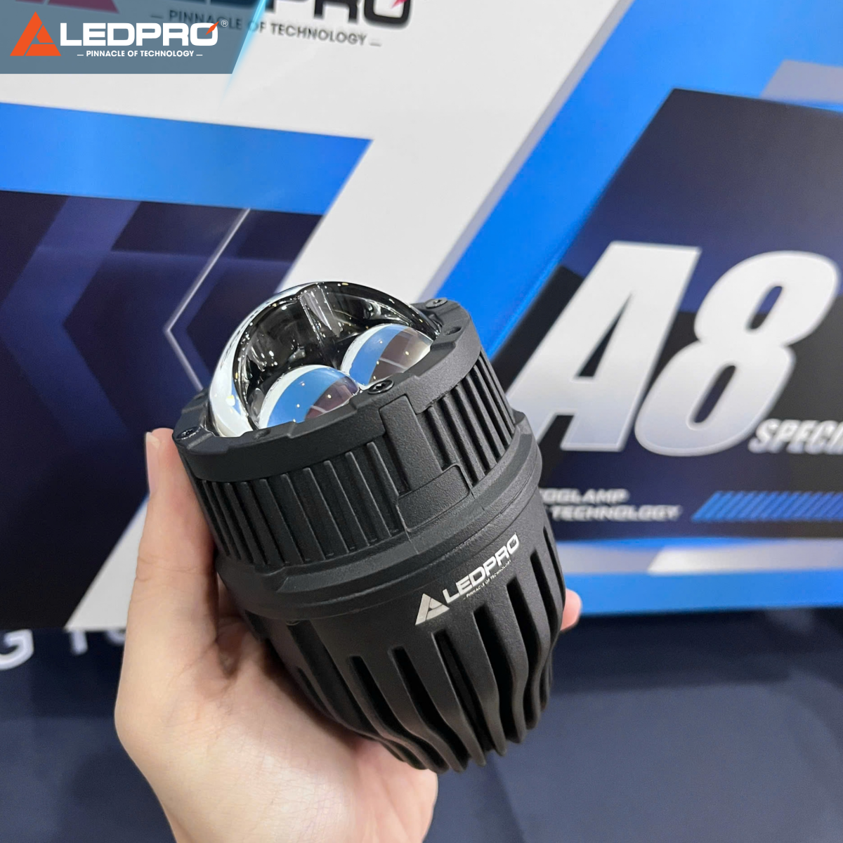 Thiết kế nhỏ gọn phù hợp với nhiều dòng xe có hốc nhỏ