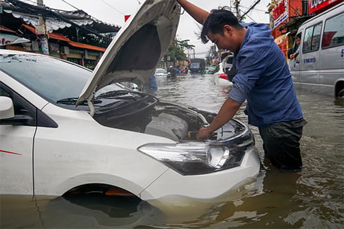 Tài xế không nên cố khởi động động cơ khi xe chết máy. Ảnh: Toyota Ninh Kiều
