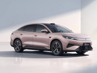 BYD Trình Làng Sedan Điện Mới Sạc Chỉ 9 Phút, Đối Thủ Đáng Gờm Của Toyota Camry