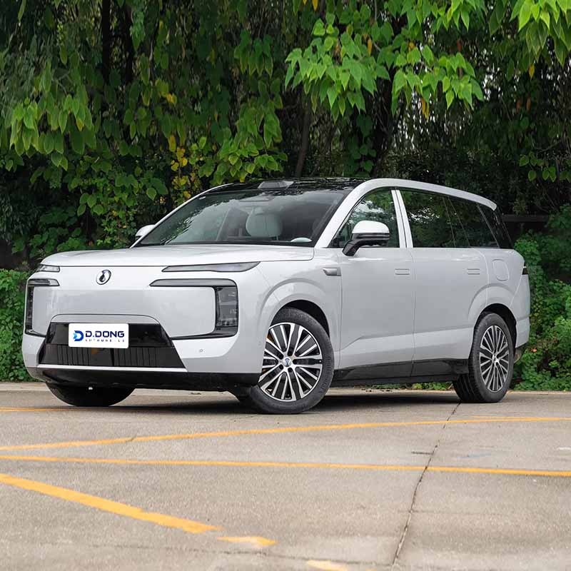 BYD Denza N8L 2027 ra mắt tại Trung Quốc. Ảnh: DongDong