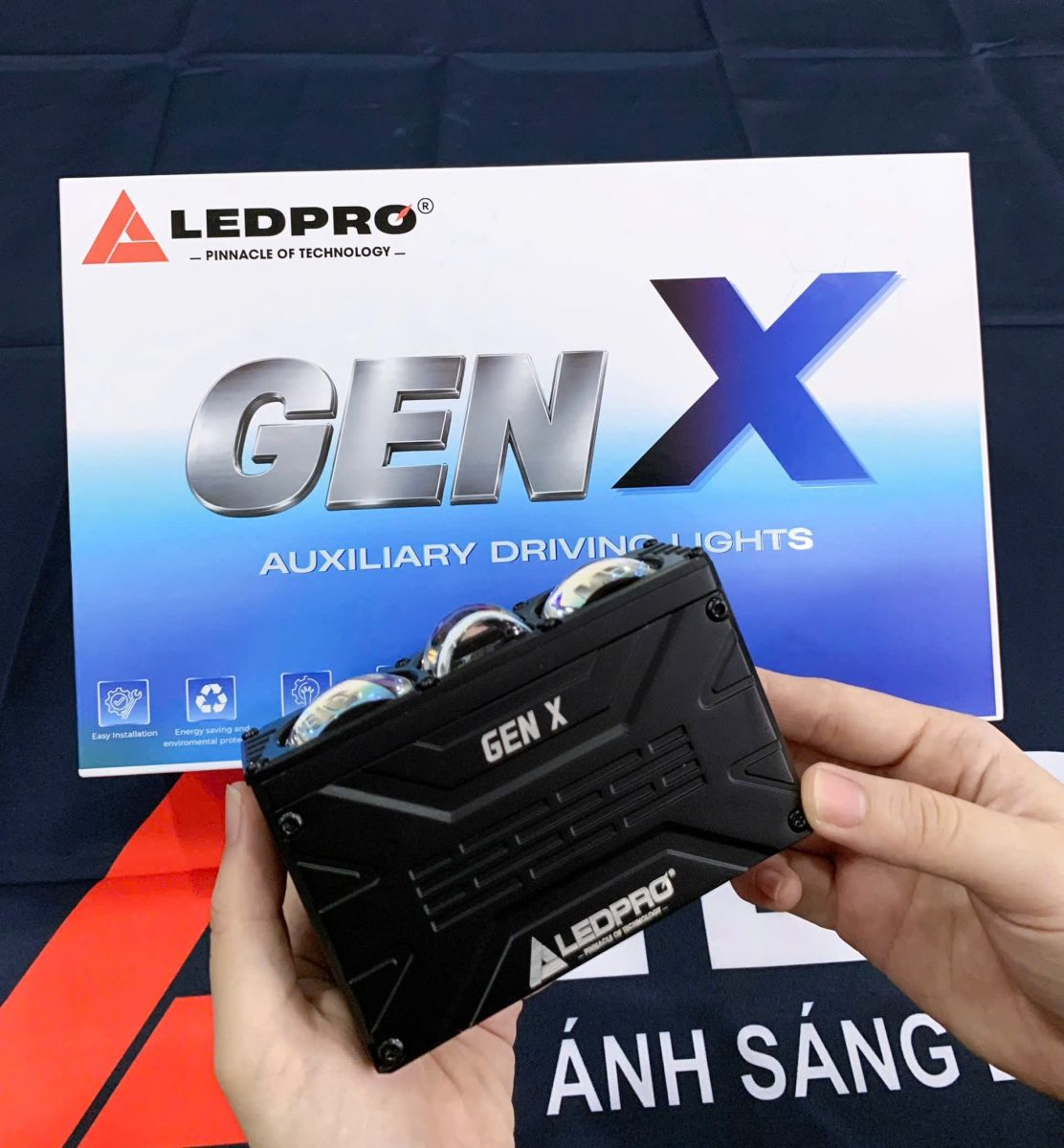 Ngoại hình của đèn trợ sáng 3 màu Ledpro Gen-X