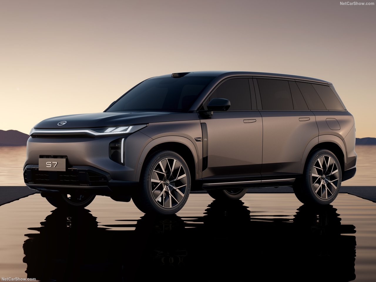 Thiết kế phong cách vuông vức mang hơi hướng mẫu SUV cao cấp. Ảnh: GAC