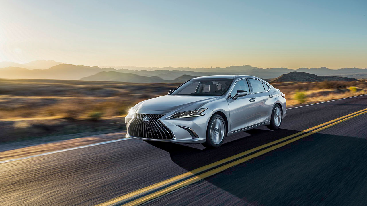 Lexus ES300h 2025
