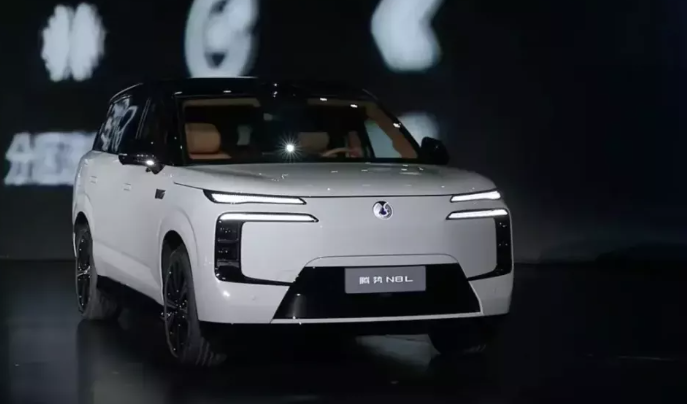Phần đầu xe nổi bật với cụm đèn Led. Ảnh: Sưu tầm