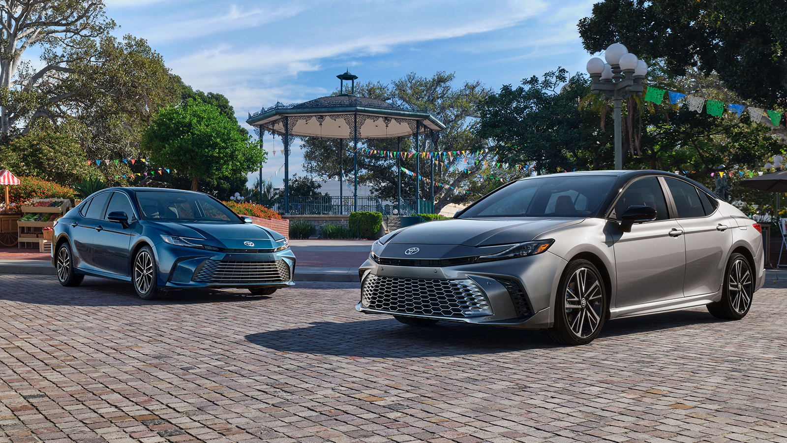 Toyota Camry Hybrid 2025. Ảnh: MotorTrend