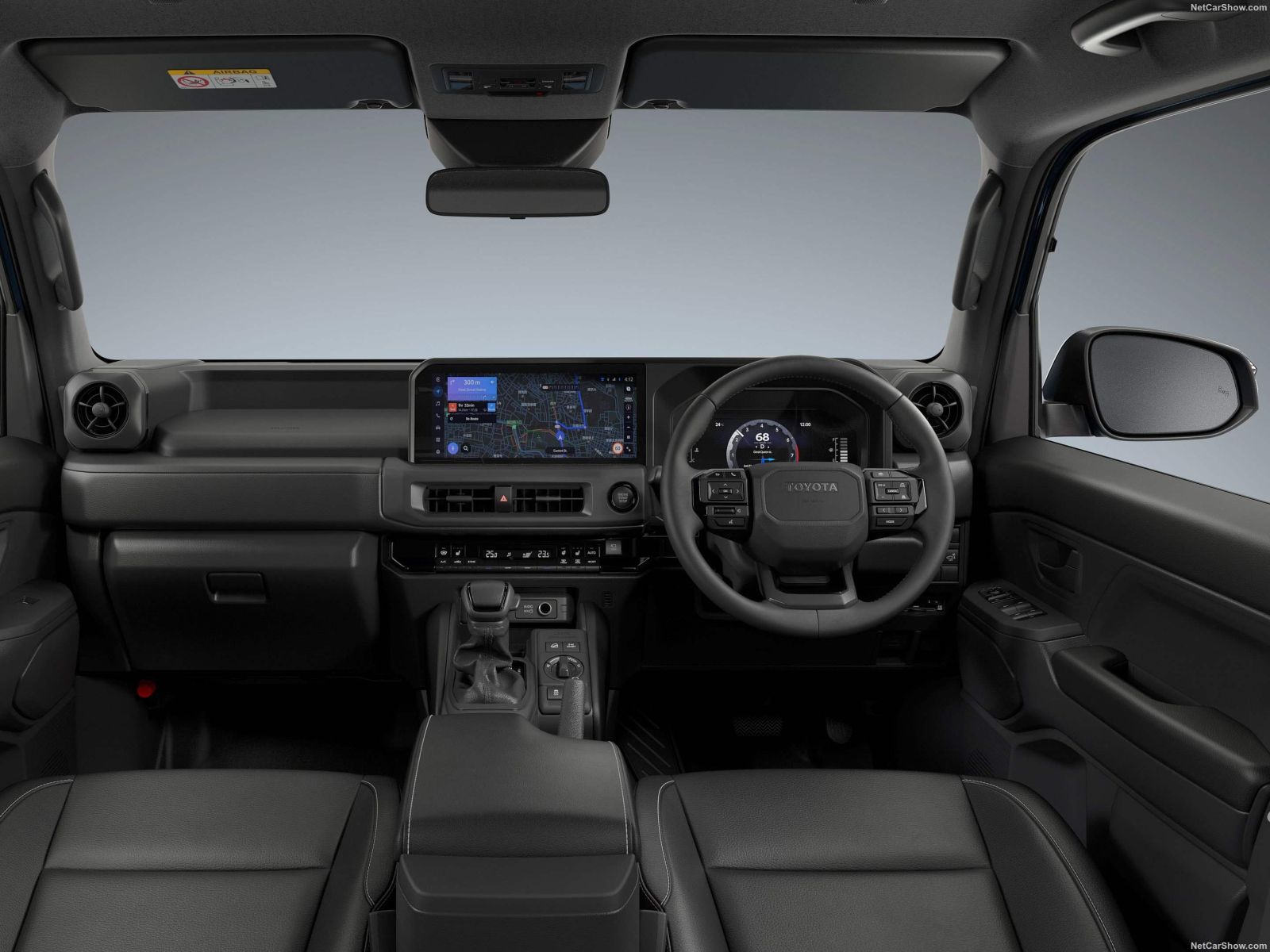 Khoang ghế lái của mẫu xe SUV được thiết kế đậm chất off-road. Ảnh: Toyota
