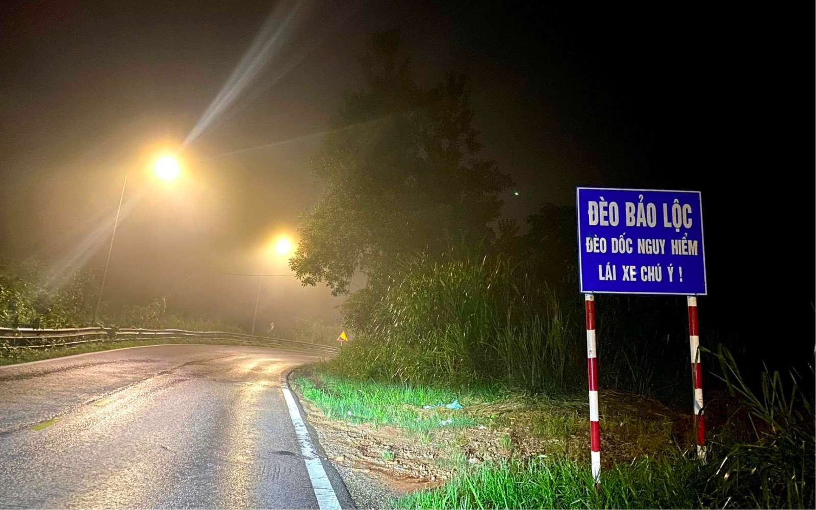 Đoạn đường đèo Bảo Lộc với khúc cua khuất tầm nhìn. Ảnh: Sưu tầm