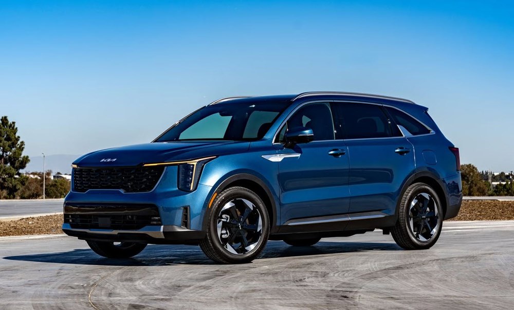 KIA Sorento mang đậm dấu ấn của KIA, hiện đại và cứng cáp. Ảnh: KIA