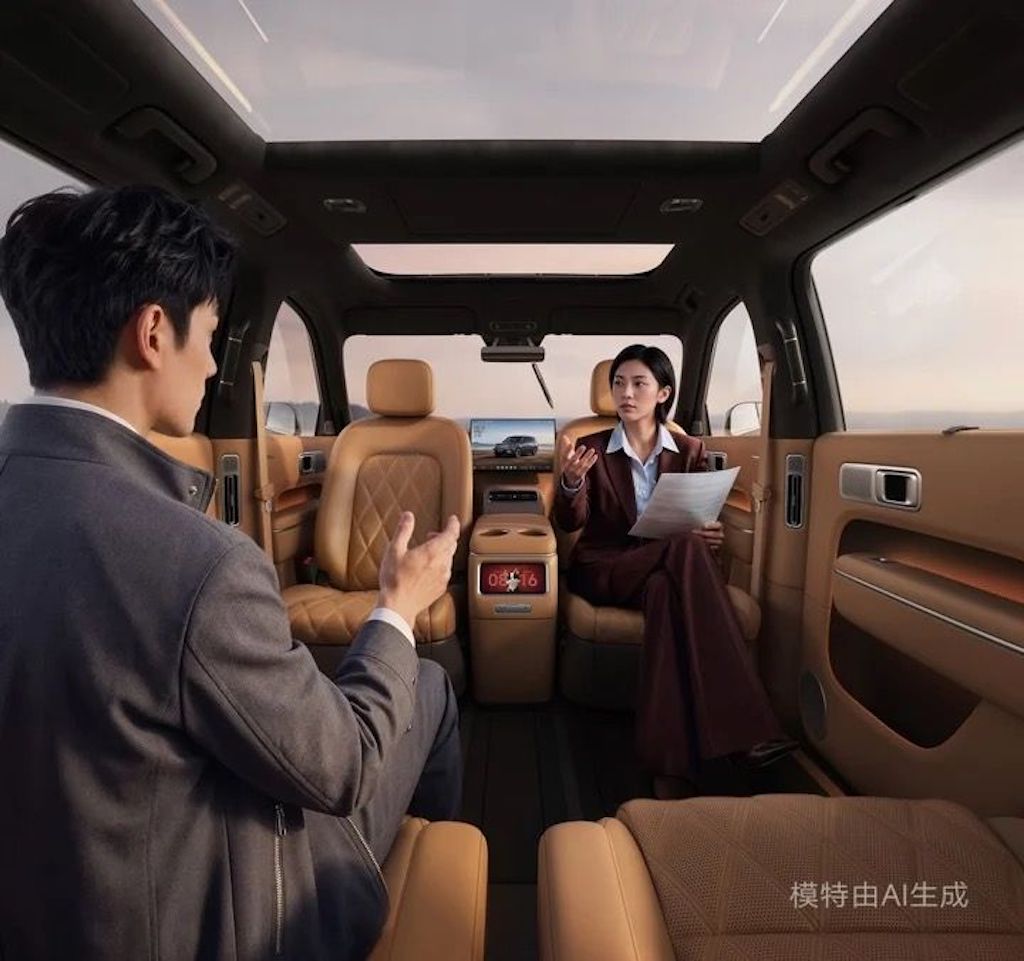 Hàng ghế trước có khả năng xoay 180 độ có thể ngồi đối diện nhau khi xe dừng. Ảnh: Xiaomi