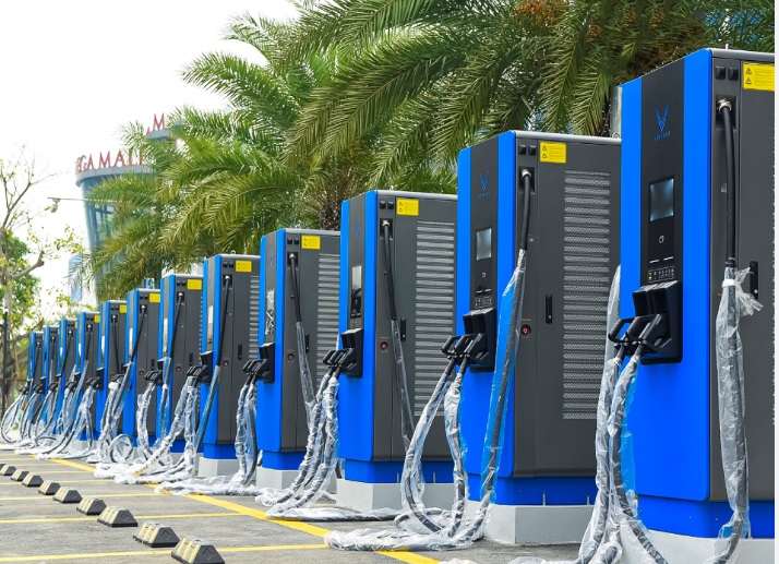 Hạ tầng sạc ngày một nhiều khiến nhận thức người dùng thay đổi. Ảnh: Xehay
